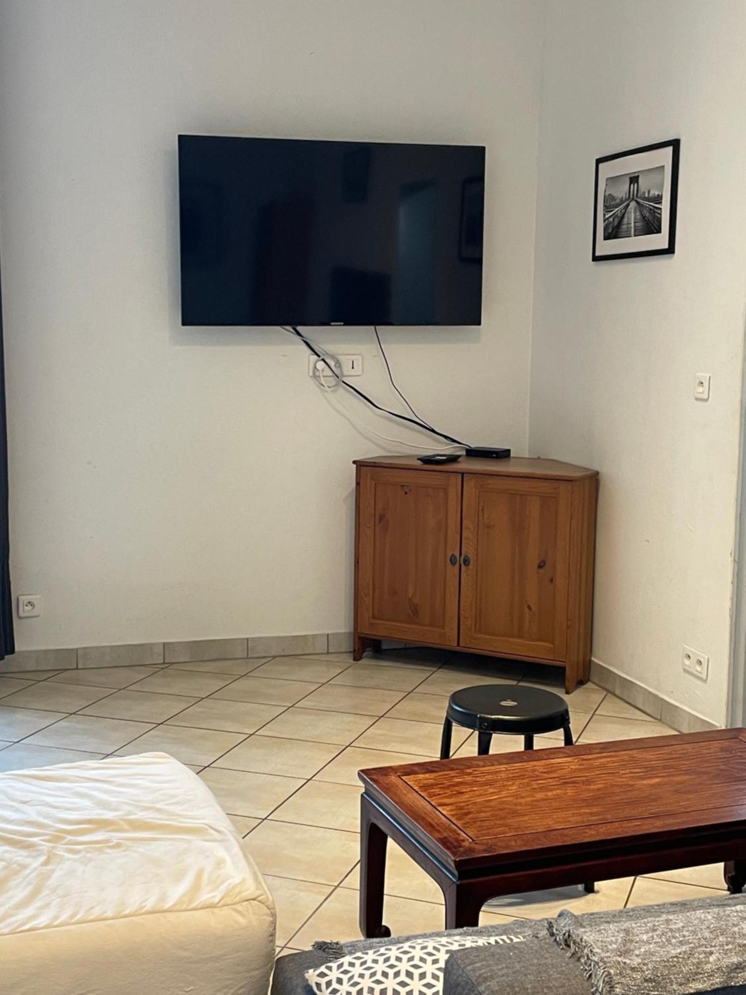 Grand T2 Sur Cour Appartement Aufferville Buitenkant foto