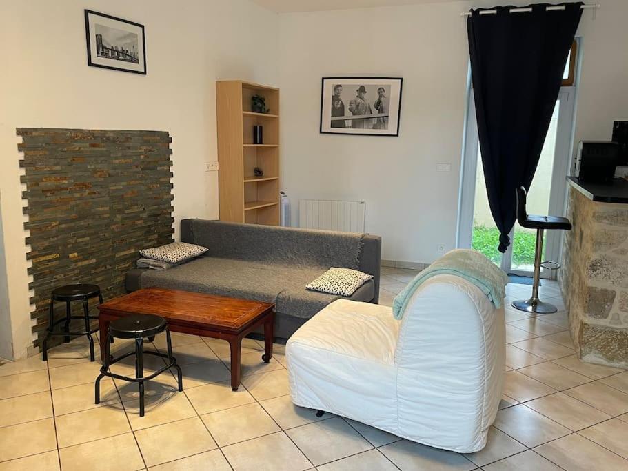 Grand T2 Sur Cour Appartement Aufferville Buitenkant foto